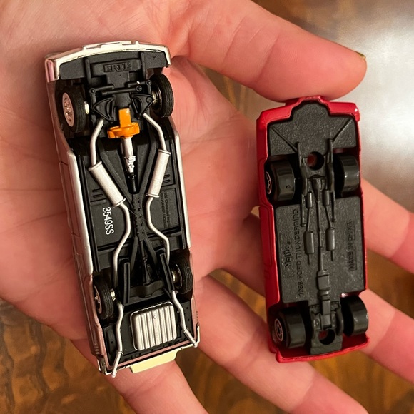 Two toy cars, collectible, Thunderbird and Chevy. 1955 Thunderbird. - Picture 3 of 4